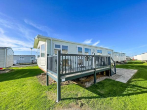 Homely 6 Berth Caravan In Essex At St Osyth Beach Holiday Park Ref 28021Gc